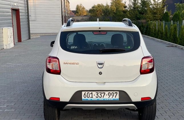 Dacia Sandero Stepway cena 29997 przebieg: 140000, rok produkcji 2015 z Puławy małe 352